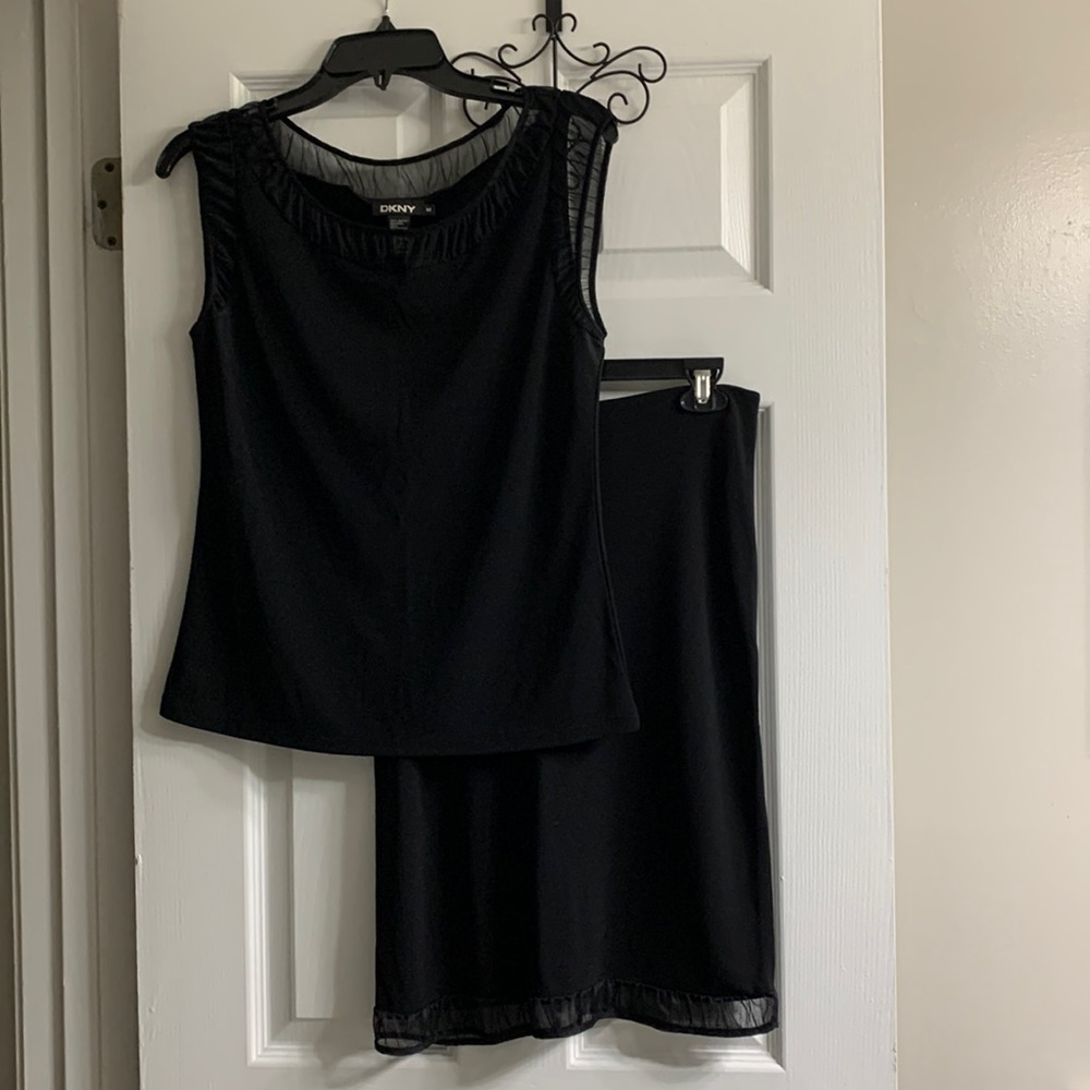 DKNY